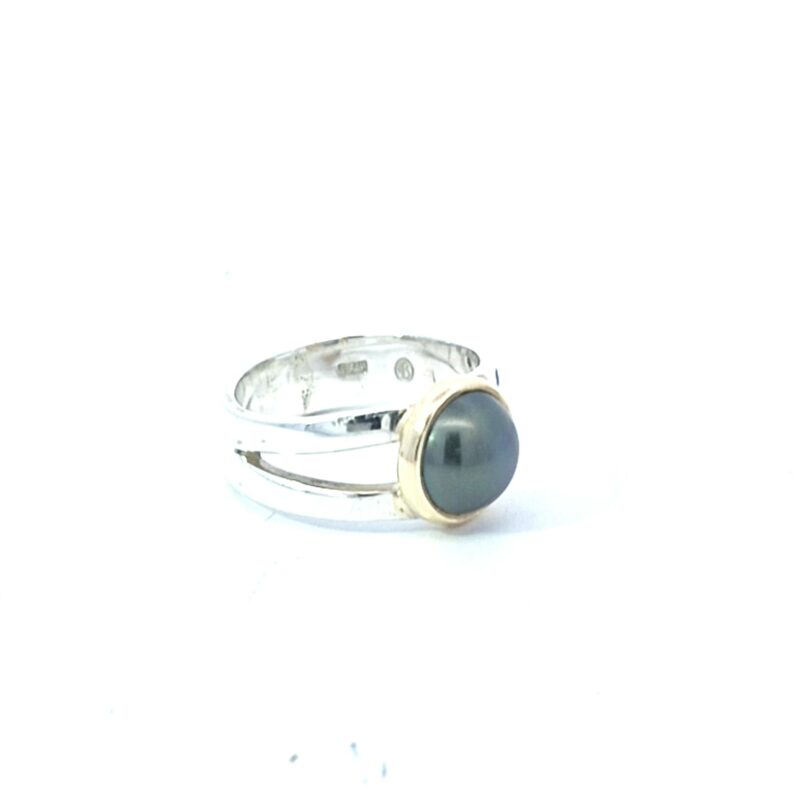 9KYG S/SIL ABROLHOS PEARL RING WITH TANZANITE STONES_0